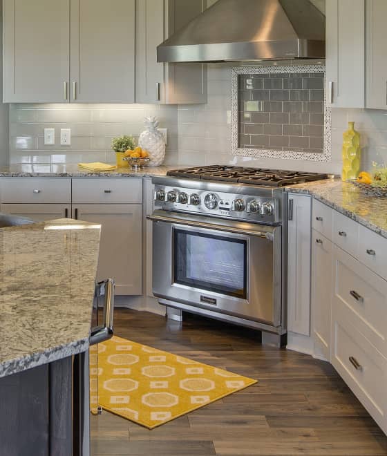 kitchen with island and backsplash